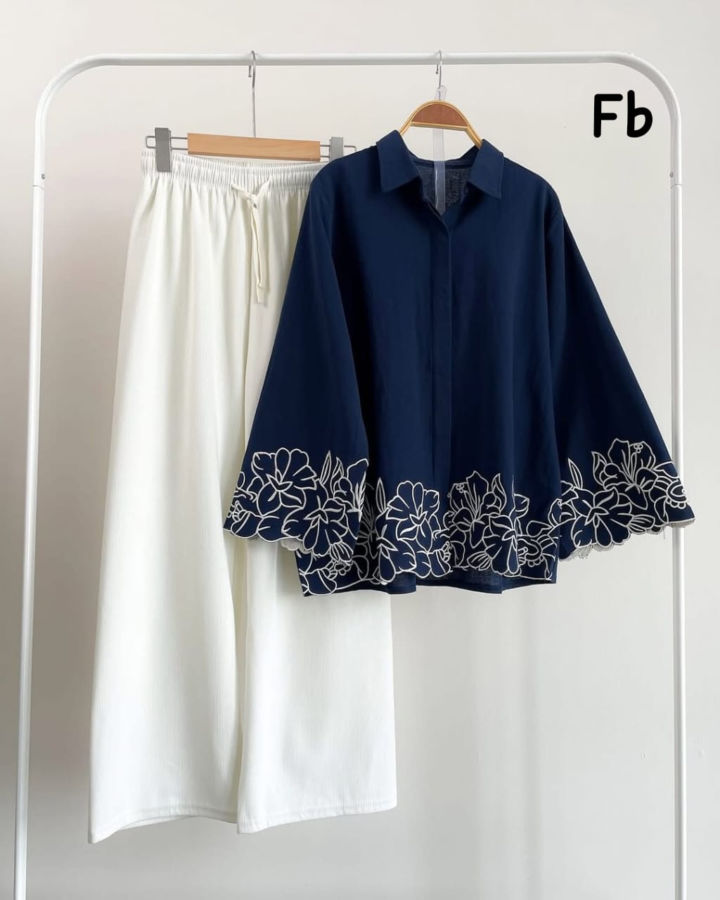 🔸 _ Embroidery Top with pant  
🔸_Fabric  top Imported Cey