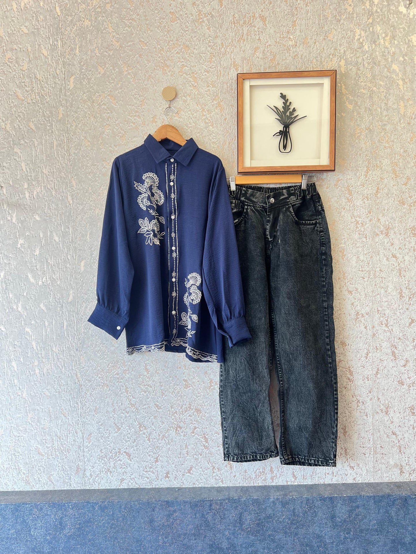 *Stylish Embroidery 🪡 Work Top With loos baggi pant*