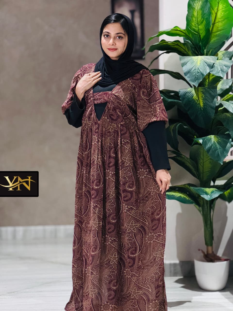 Gown with attached inner
Georgette with lining