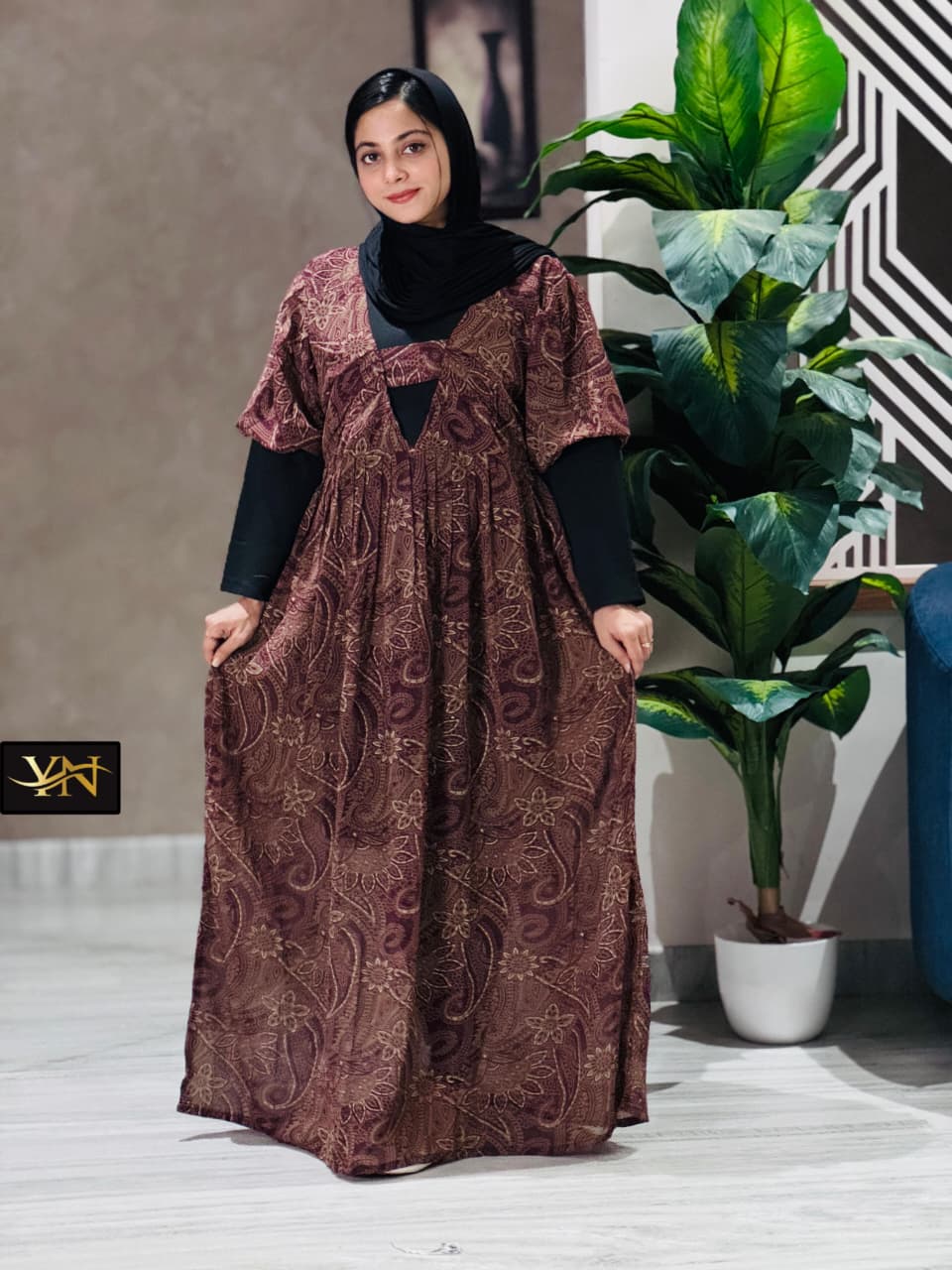 Gown with attached inner
Georgette with lining