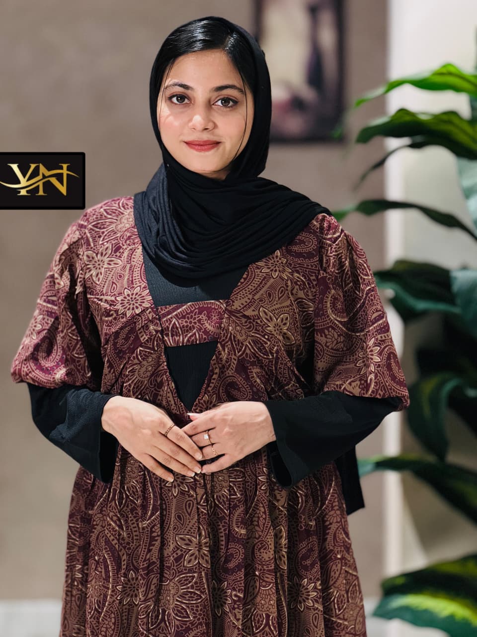 Gown with attached inner
Georgette with lining