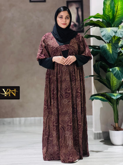 Gown with attached inner
Georgette with lining