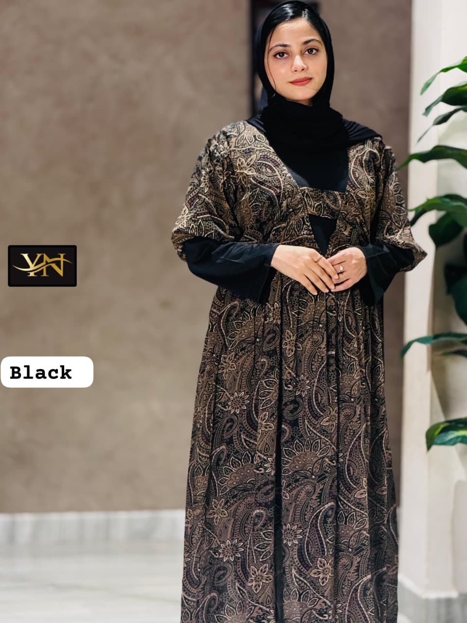 Gown with attached inner
Georgette with lining