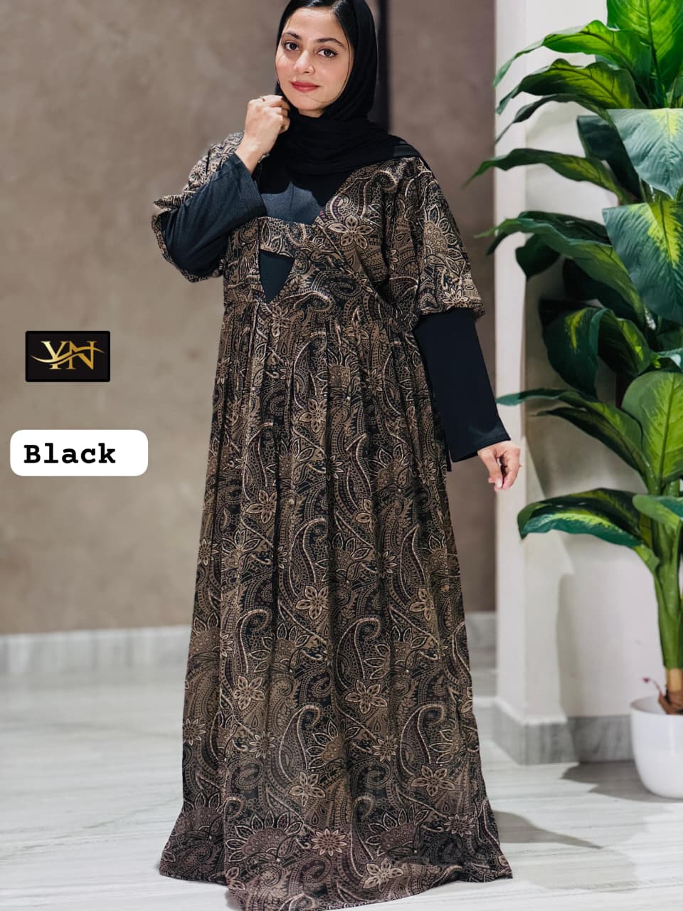 Gown with attached inner
Georgette with lining